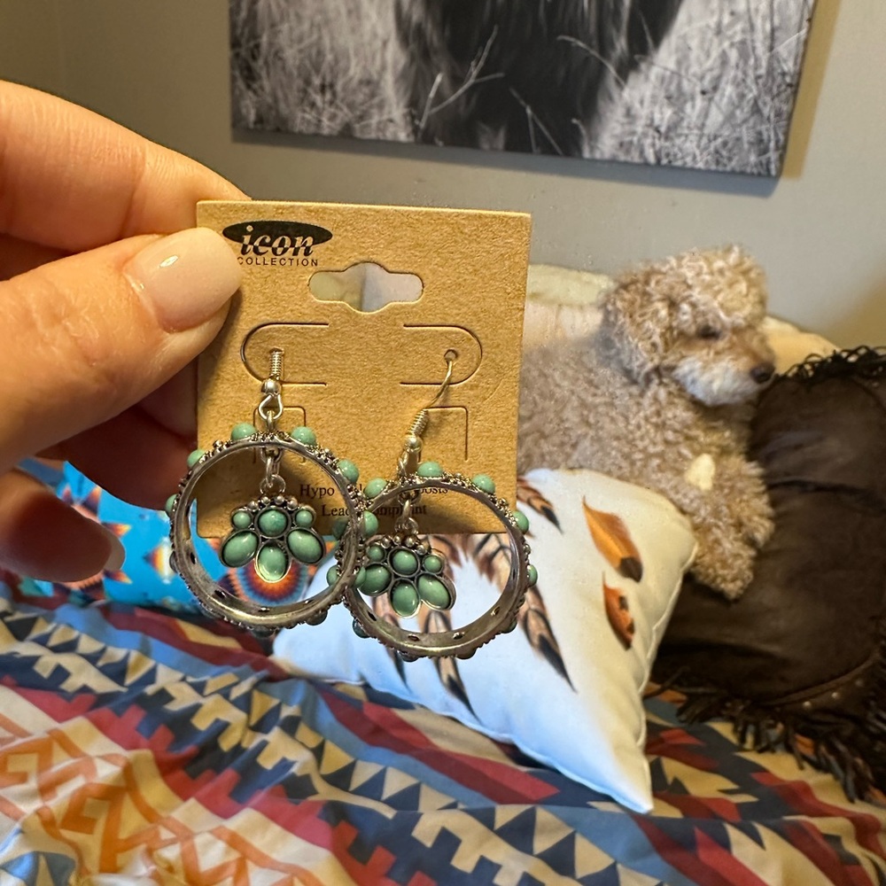 IC COLLECTION Aqua and Silver Hoop Earrings